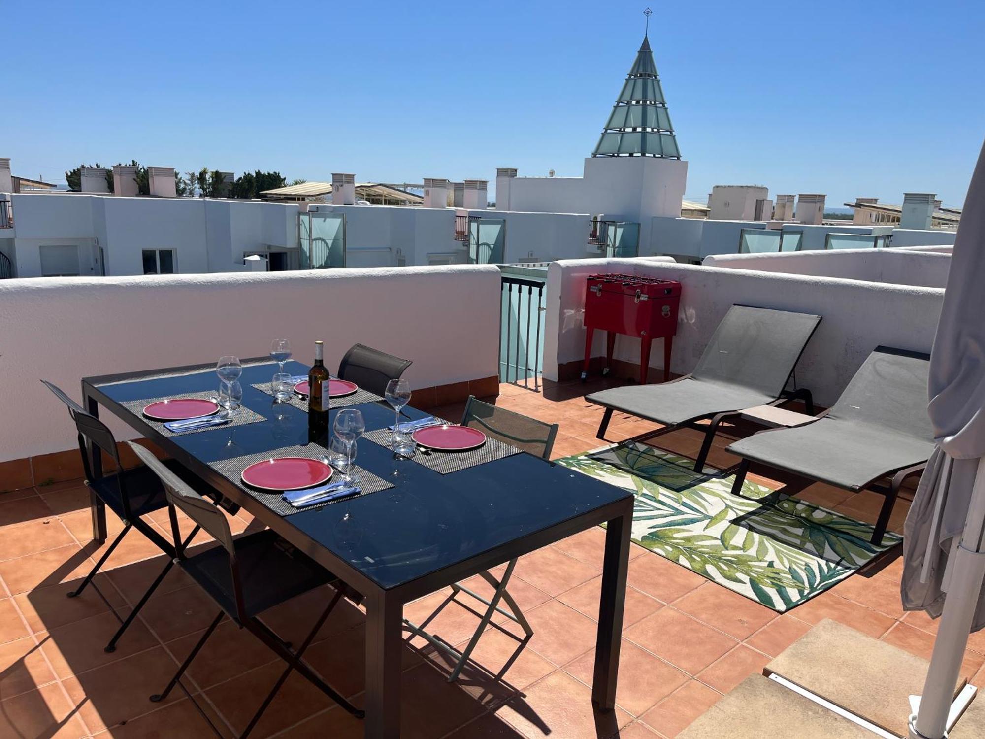 Appartement Avec Terrasse Sur Le Toit Vue Mer Roses Bagian luar foto