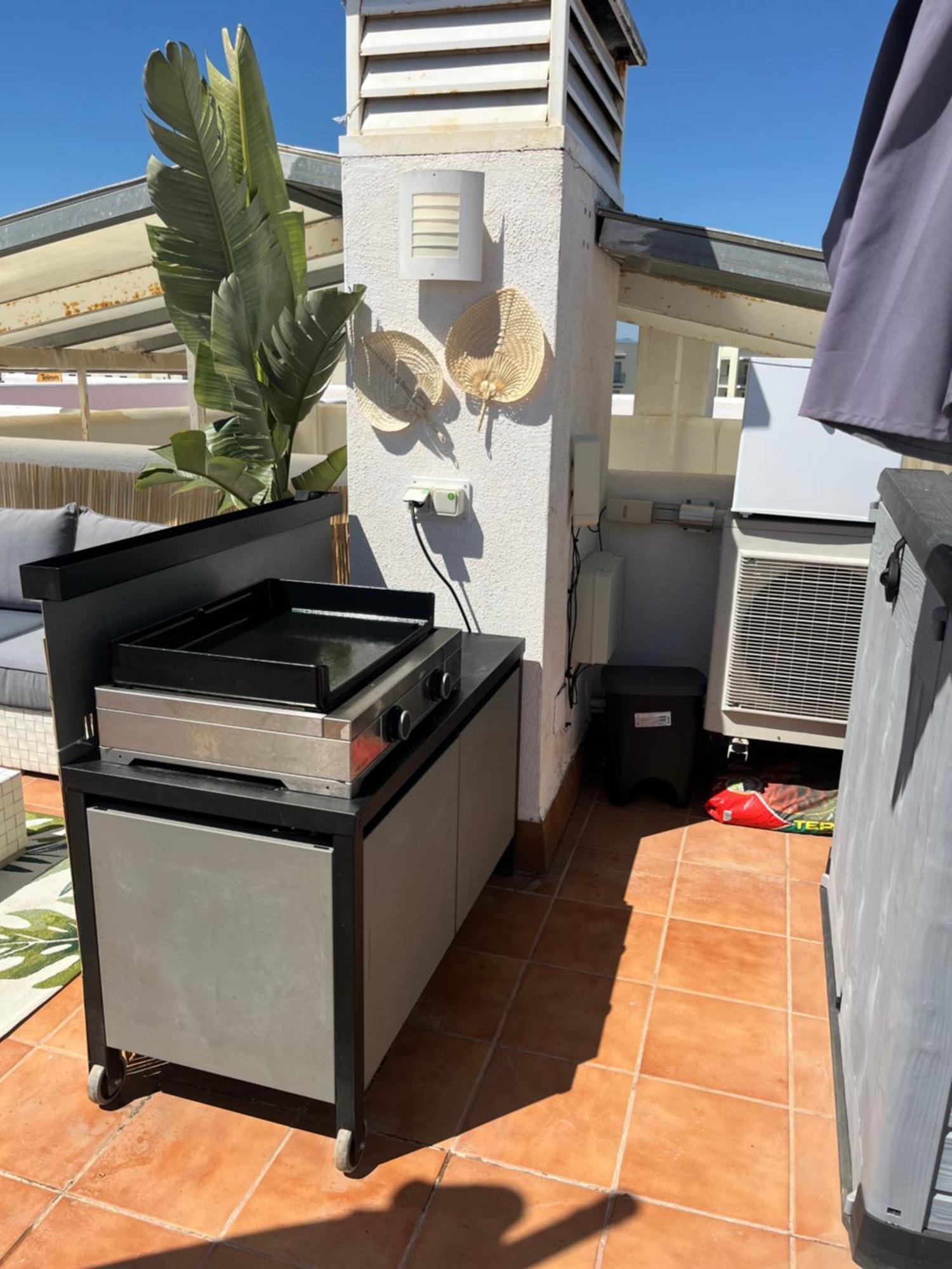 Appartement Avec Terrasse Sur Le Toit Vue Mer Roses Bagian luar foto