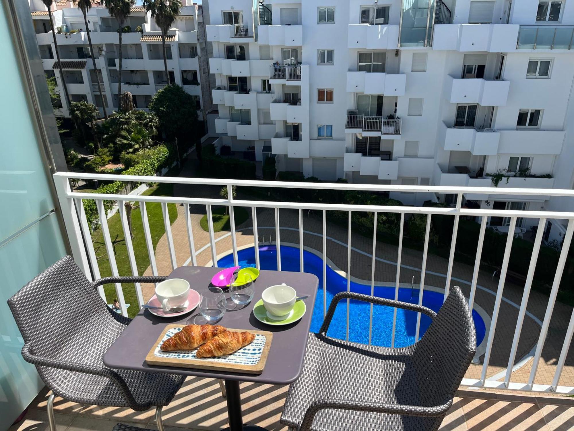 Appartement Avec Terrasse Sur Le Toit Vue Mer Roses Bagian luar foto